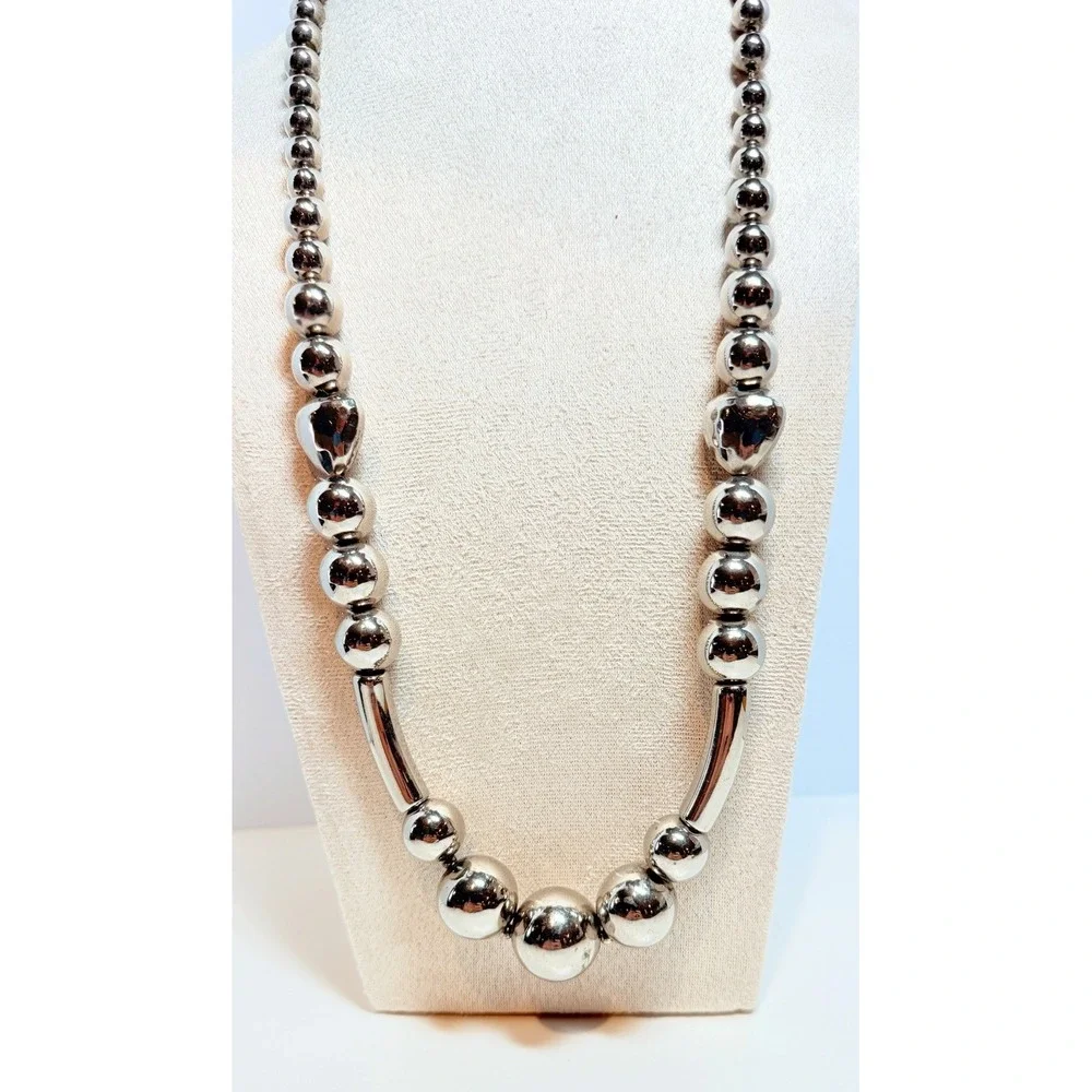 Chunky Silver Tone Graduated Bead Heart Necklace 25 Inch Heavy 2.5 Oz